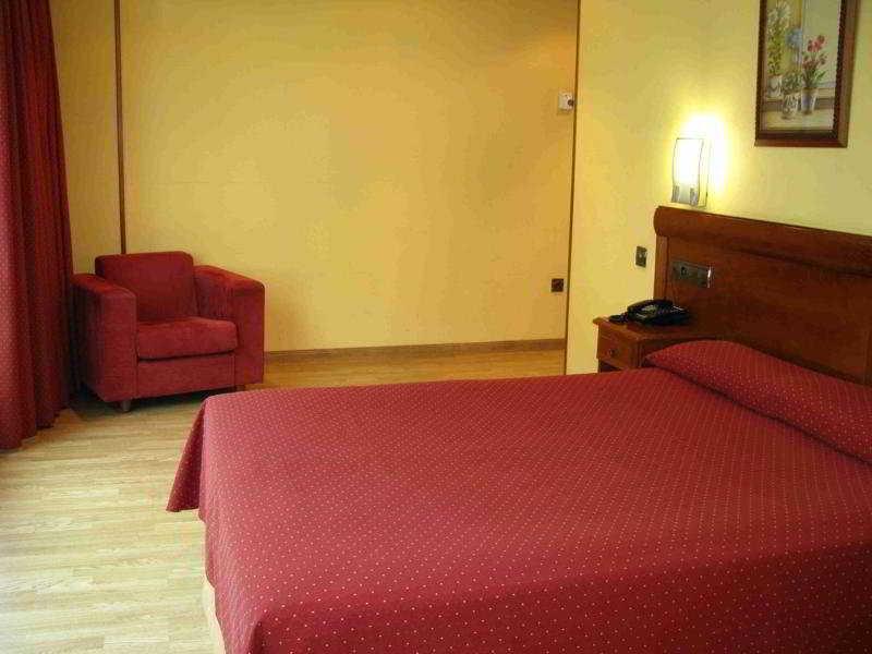 Longoria Avenida Hotel El Berron Quarto foto