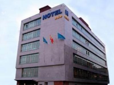 Longoria Avenida Hotel El Berron Exterior foto